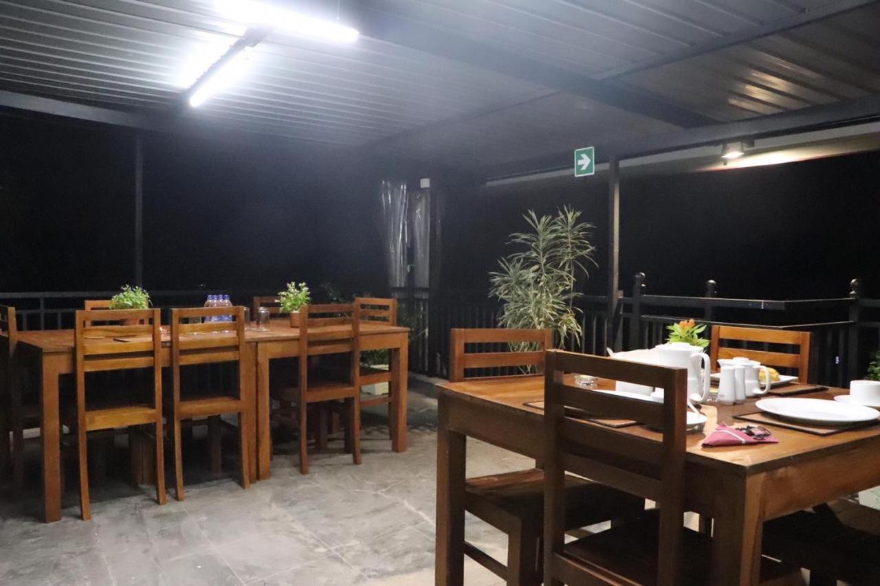 Ryan Residence & Restaurant ネゴンボ エクステリア 写真